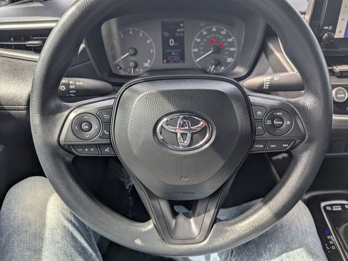 Used 2025 Toyota Corolla Cross AWD Hybrid image 23