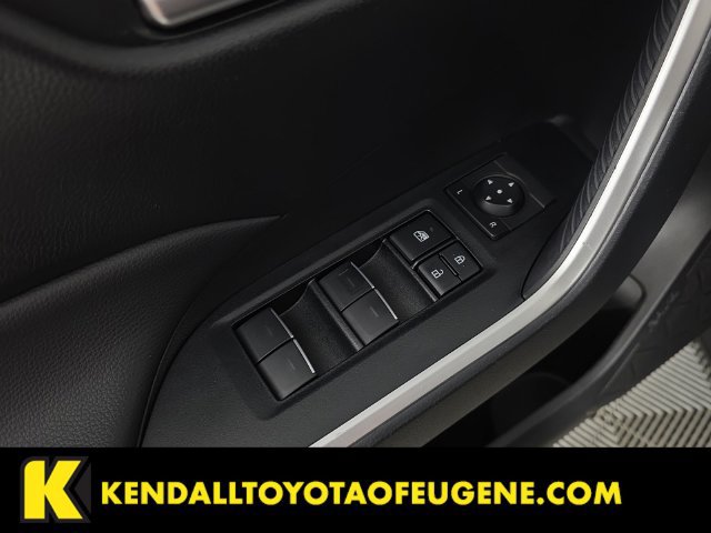 Used 2025 Toyota RAV4 XLE AWD/4WD image 22
