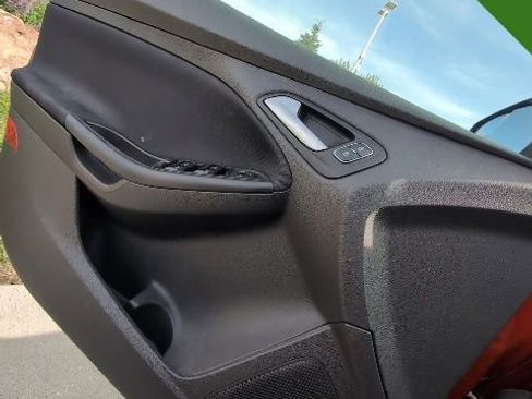 Used 2018 Ford Focus SE FWD image 15