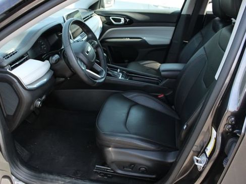 Used 2022 Jeep Compass Limited AWD/4WD image 6