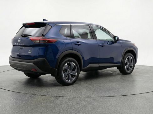 Used 2025 Nissan Rogue SV AWD/4WD image 9