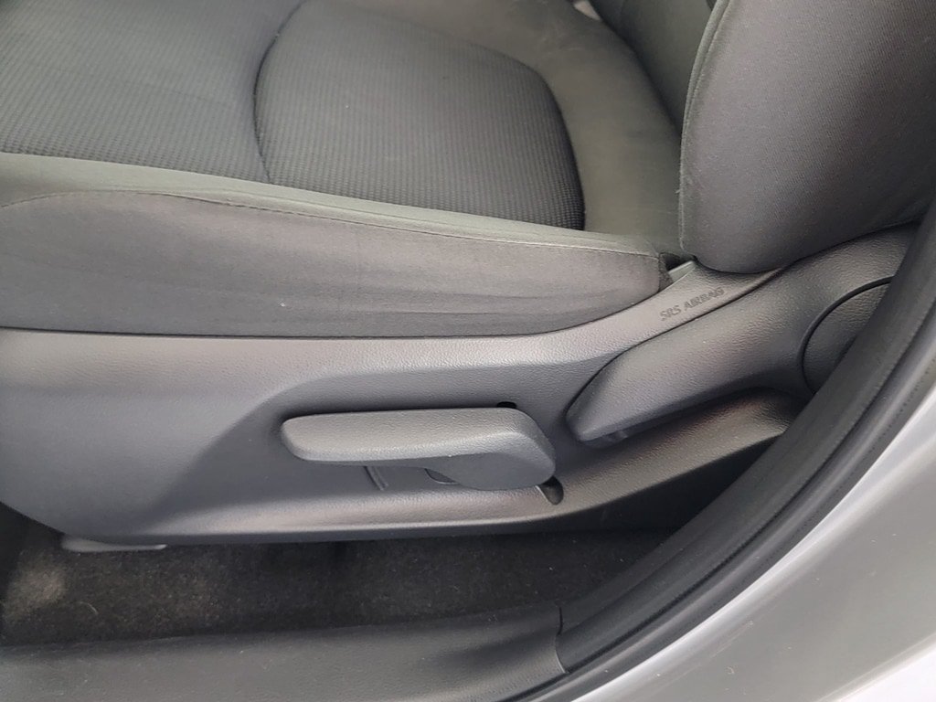 Used 2023 Toyota RAV4 LE AWD/4WD image 15