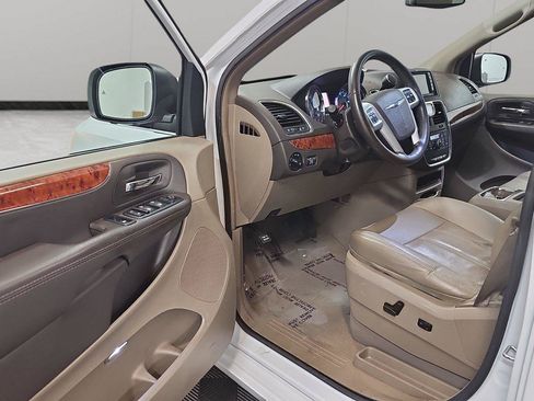 Used 2015 Chrysler Town & Country Touring-L w/ Driver Convenience Group FWD image 24