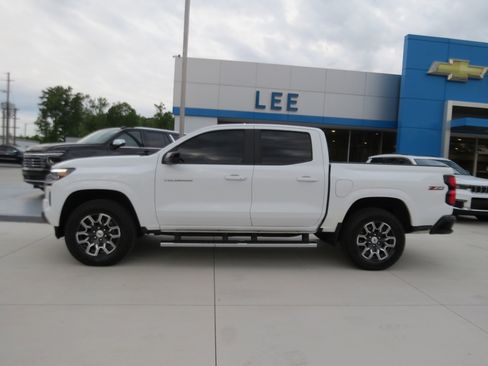 Used 2024 Chevrolet Colorado Z71 w/ Z71 Convenience Package 2 AWD/4WD image 2