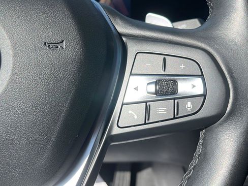 Used 2024 BMW 330e image 17