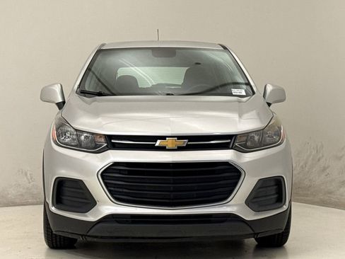 Used 2017 Chevrolet Trax LS FWD image 3