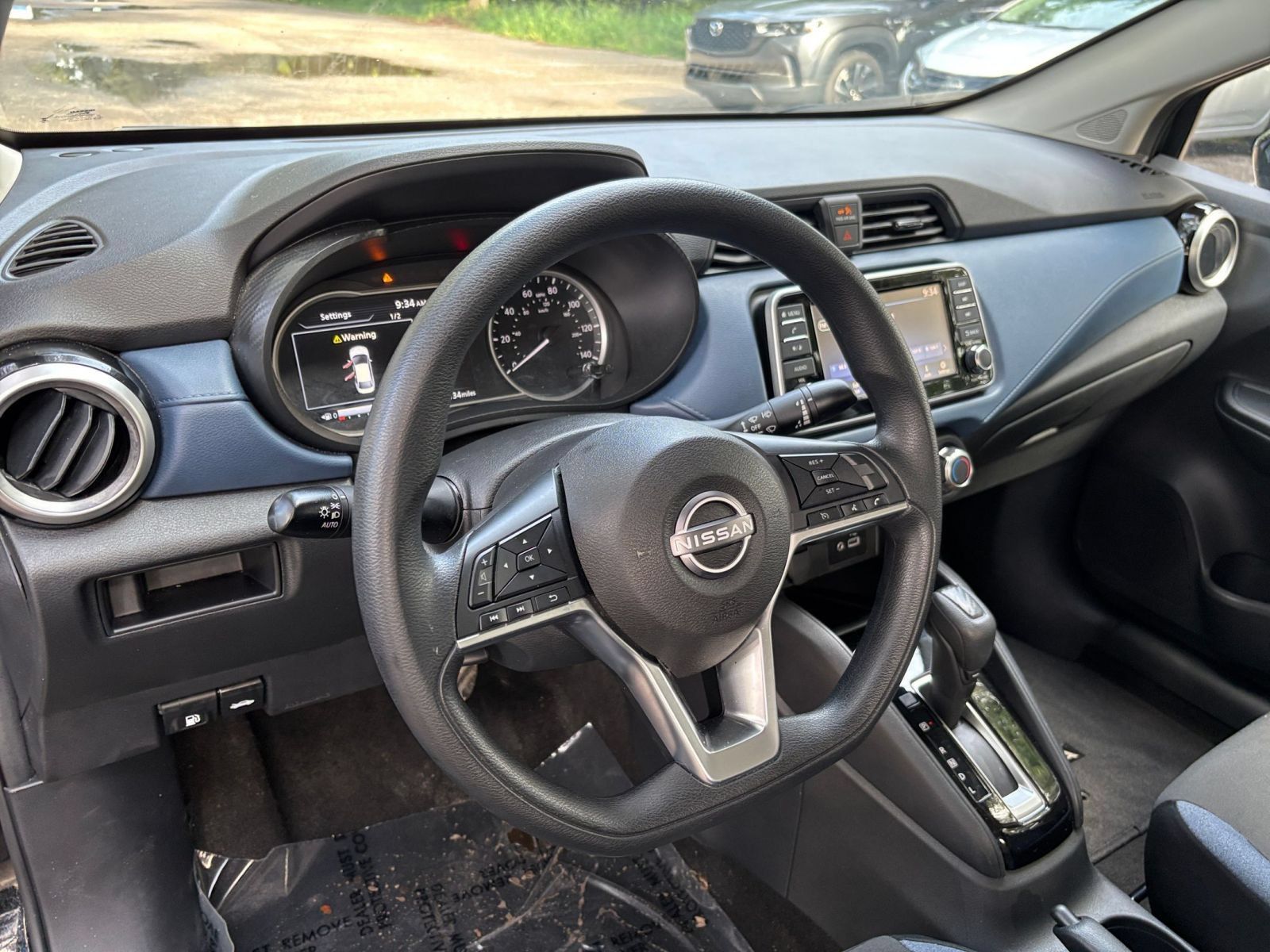 Used 2025 Nissan Versa SV FWD image 32