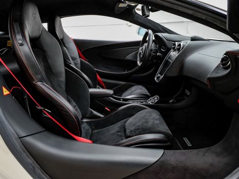 Used 2017 McLaren 570S Coupe image 36