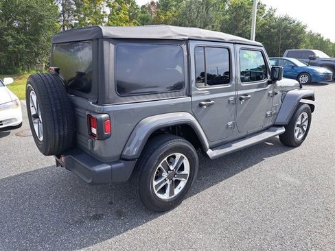 Used 2018 Jeep Wrangler Unlimited Sahara image 10