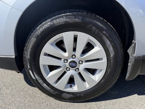 Used 2019 Subaru Outback 2.5i Premium image 12