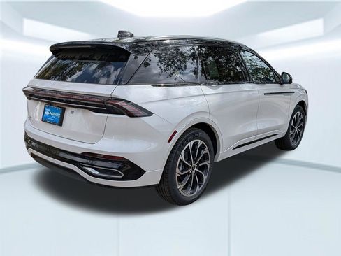 New 2026 Lincoln Nautilus Reserve image 7