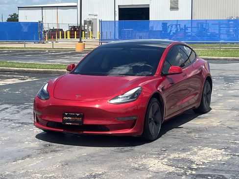 Used 2022 Tesla Model 3 Long Range AWD/4WD image 3