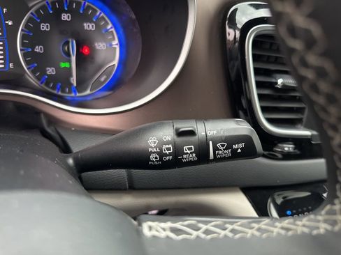 Used 2024 Chrysler Voyager LX image 15