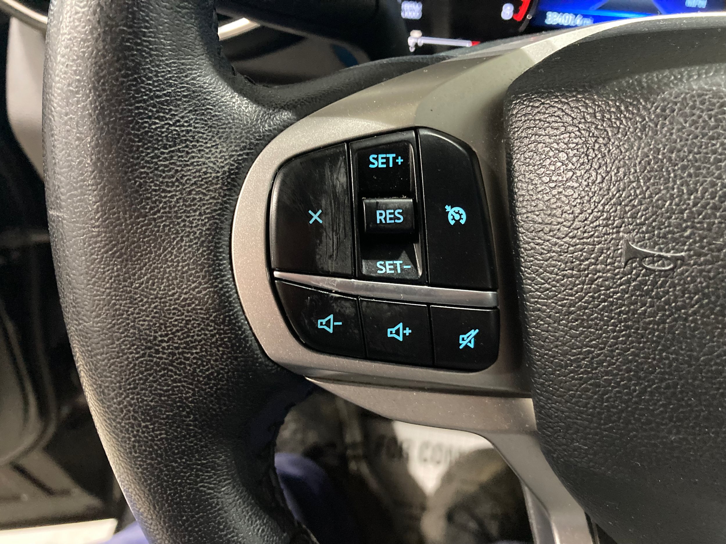 Used 2023 Ford Explorer XLT w/ Equipment Group 202A AWD/4WD image 26