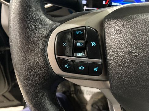 Used 2023 Ford Explorer XLT w/ Equipment Group 202A AWD/4WD image 26