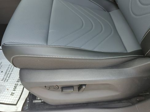 New 2026 Volkswagen Tiguan SE AWD/4WD image 30
