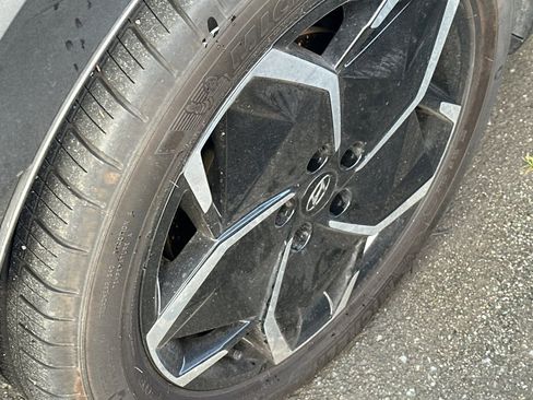 Used 2024 Hyundai Ioniq 5 SEL image 4