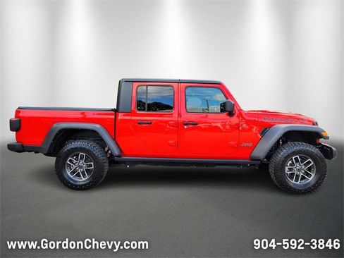 Used 2024 Jeep Gladiator Mojave w/ Convenience Group image 7