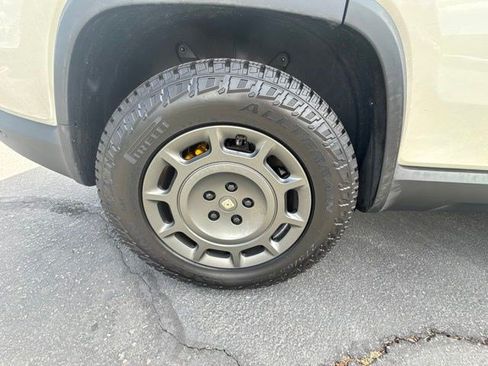 Used 2025 Rivian R1S Adventure AWD/4WD image 21