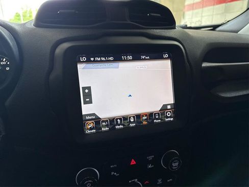 Used 2018 Jeep Renegade Altitude w/ UConnect 8.4 Nav Group AWD/4WD image 37
