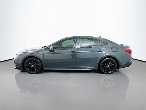 Used 2025 Toyota Camry SE image 8