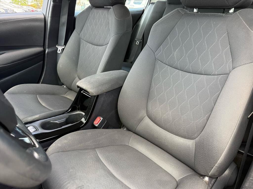 Used 2022 Toyota Corolla LE FWD image 16
