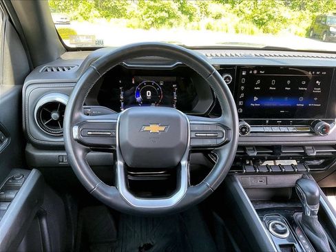 Used 2023 Chevrolet Colorado LT AWD/4WD image 17