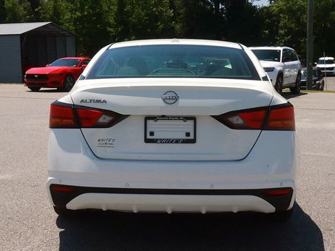 Used 2025 Nissan Altima 2.5 SV FWD image 6
