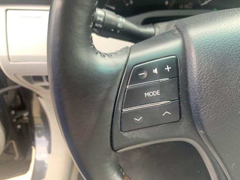 Used 2011 Lexus RX 350 2WD w/ Premium Pkg image 19