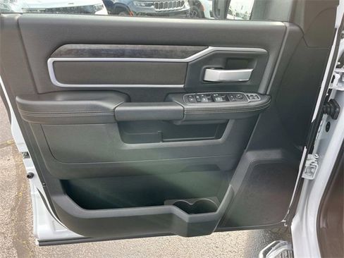Used 2024 RAM 3500 Big Horn image 29