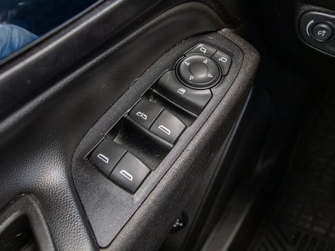 Used 2019 Chevrolet Equinox LT FWD image 12