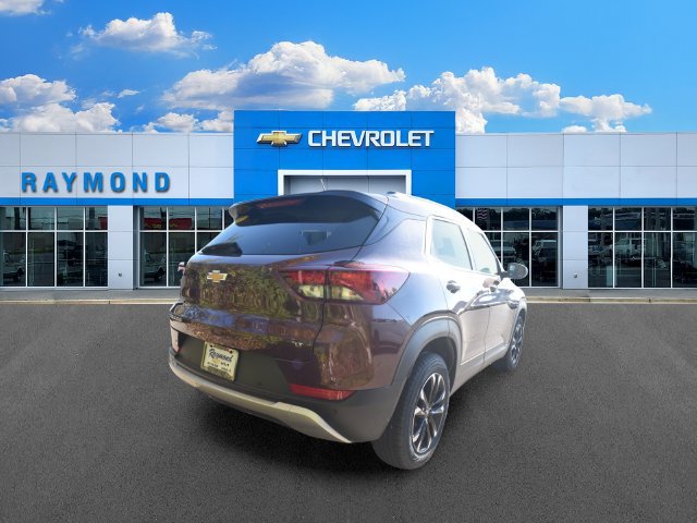 Used 2023 Chevrolet TrailBlazer LT w/ Convenience Package FWD image 4