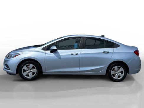 Used 2018 Chevrolet Cruze LS FWD image 2