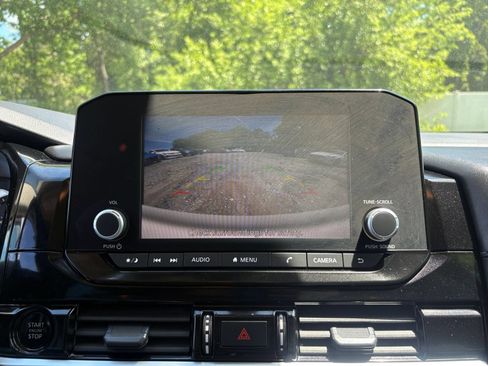 Used 2025 Nissan Pathfinder SV FWD image 22