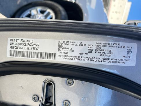 Used 2024 RAM 2500 Tradesman w/ Chrome Appearance Group image 31