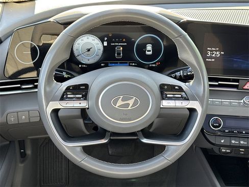 Used 2024 Hyundai Elantra SEL w/ Convenience Package image 23