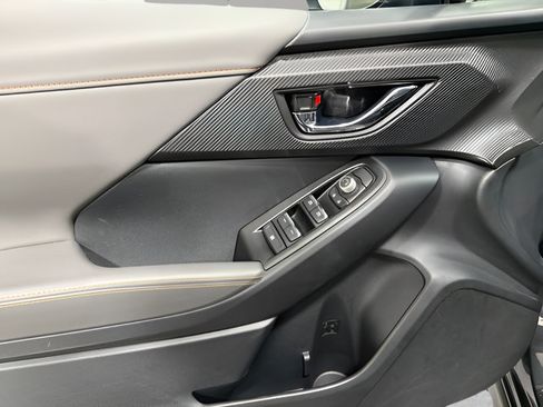 Certified 2025 Subaru Crosstrek 2.5i Limited w/ Crosstrek Mirror Package AWD/4WD image 9