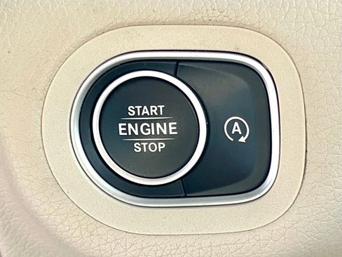 Certified 2023 Mercedes-Benz GLS 450 4MATIC image 31