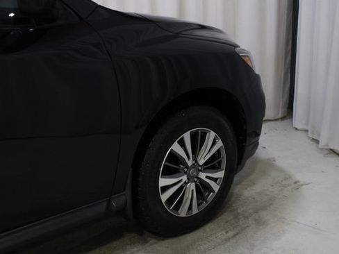 Used 2019 Nissan Pathfinder S AWD/4WD image 29