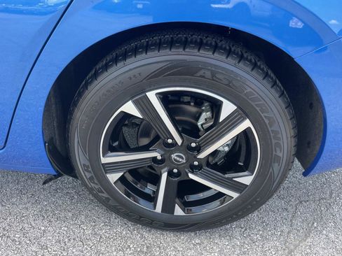Used 2025 Nissan Sentra SV FWD image 11