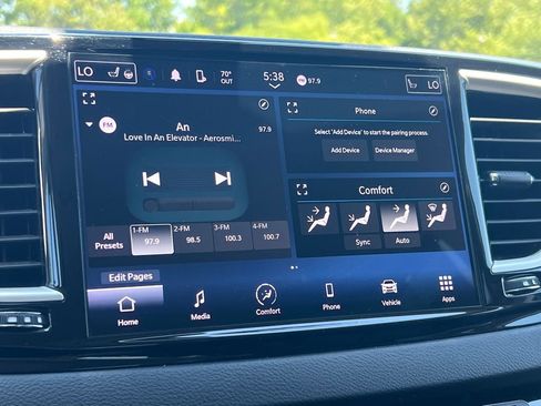 Used 2023 Chrysler Pacifica Touring-L FWD image 27