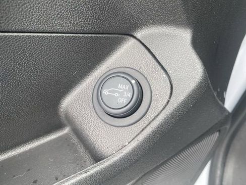 Used 2023 GMC Terrain SLT w/ Infotainment Package II image 23