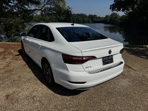 Used 2019 Volkswagen Jetta SEL Premium FWD image 9