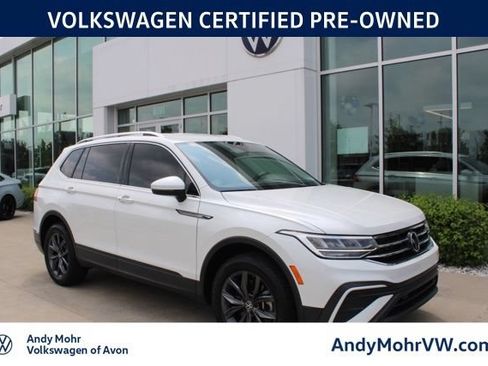 Used 2023 Volkswagen Tiguan SE AWD/4WD image 1