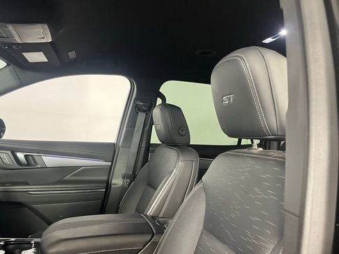 Used 2025 Buick Enclave Sport Touring image 27