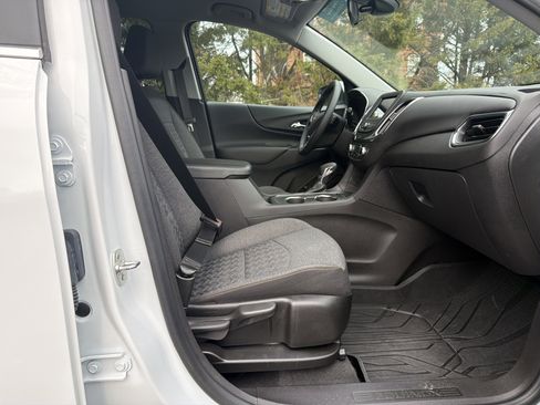 Used 2024 Chevrolet Equinox LT w/ LPO, Floor Liner Package image 31