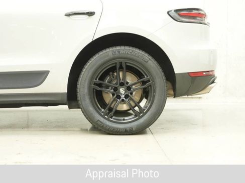 Certified 2019 Porsche Macan AWD/4WD image 44