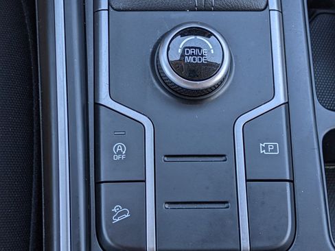 Certified 2023 Kia Sorento LX image 24