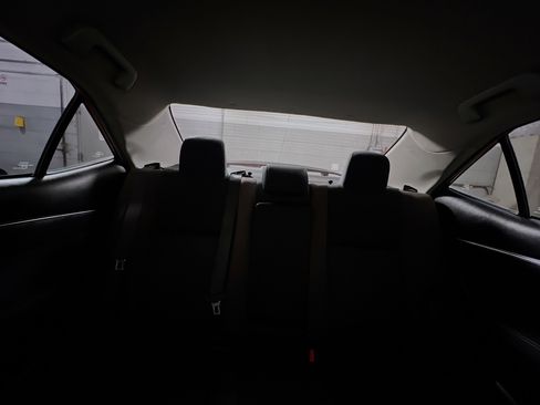 Used 2019 Toyota Corolla LE image 32