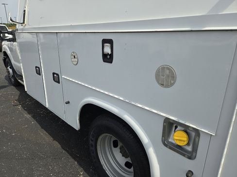 Used 2016 Ford F350 XL image 4